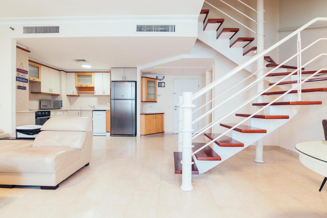 Almog Beach Apt Hotel מלון דירות אלמוג ביץ' حيفا المظهر الخارجي الصورة