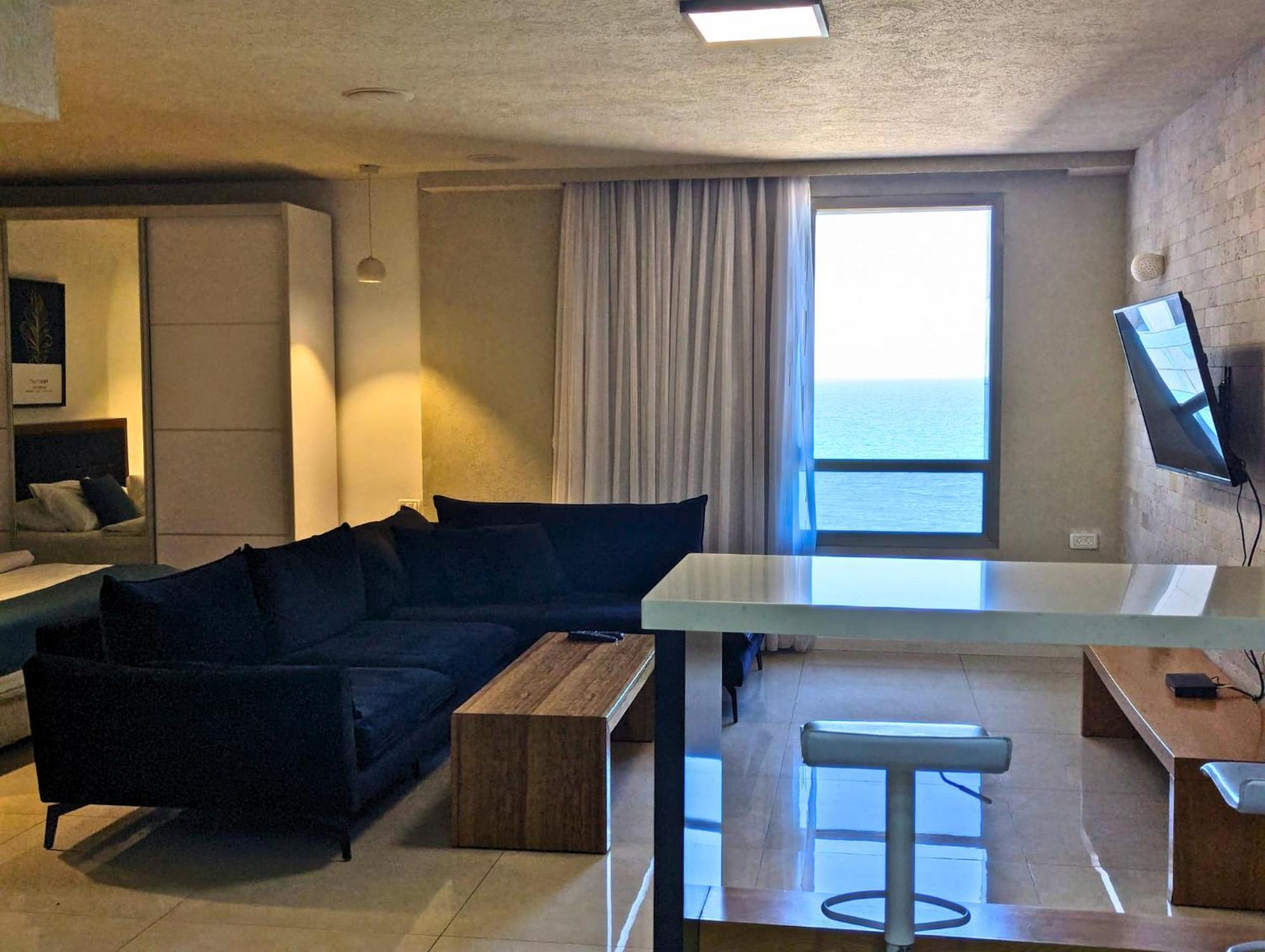 Almog Beach Apt Hotel מלון דירות אלמוג ביץ' حيفا المظهر الخارجي الصورة